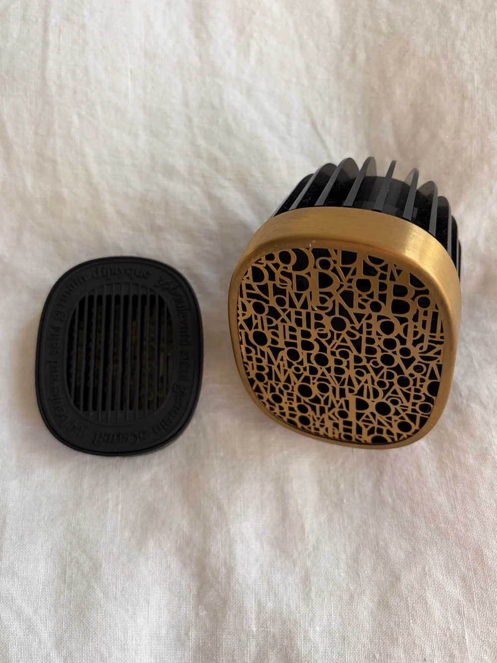 Diptyque Electric Diffuser Wall Plug In + 34 Blvd Saint Germain Insert